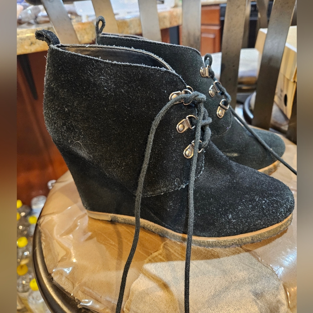 Steve Madden black boot wedges size 6.5.